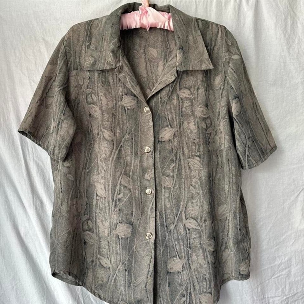 Leaf print vintage blouse